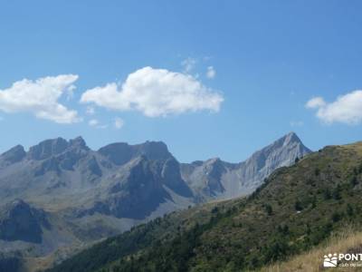 Valles Occidentales; Hecho y Ansó; rutas por covadonga la tiñosa salinas de añana visitas festividad